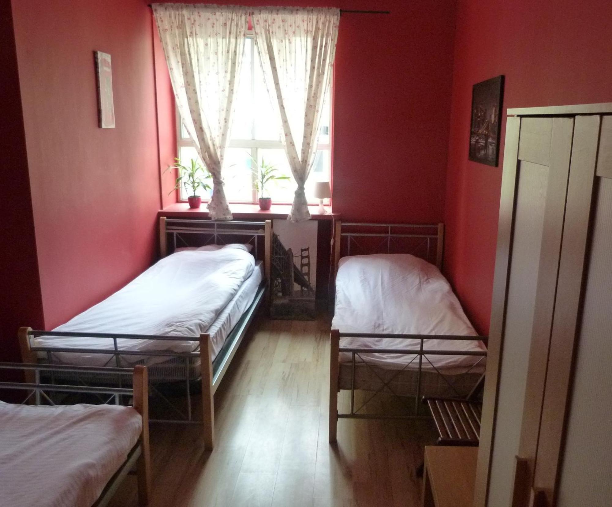 Jasna Hostelik Self Check-In วอร์ซอ ภายนอก รูปภาพ